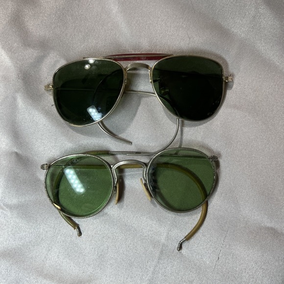 2 PR VINTAGE SUN‎ GLASSES 1 AVIATOR AND 1 B&L FUL-VUE 23 (2512)